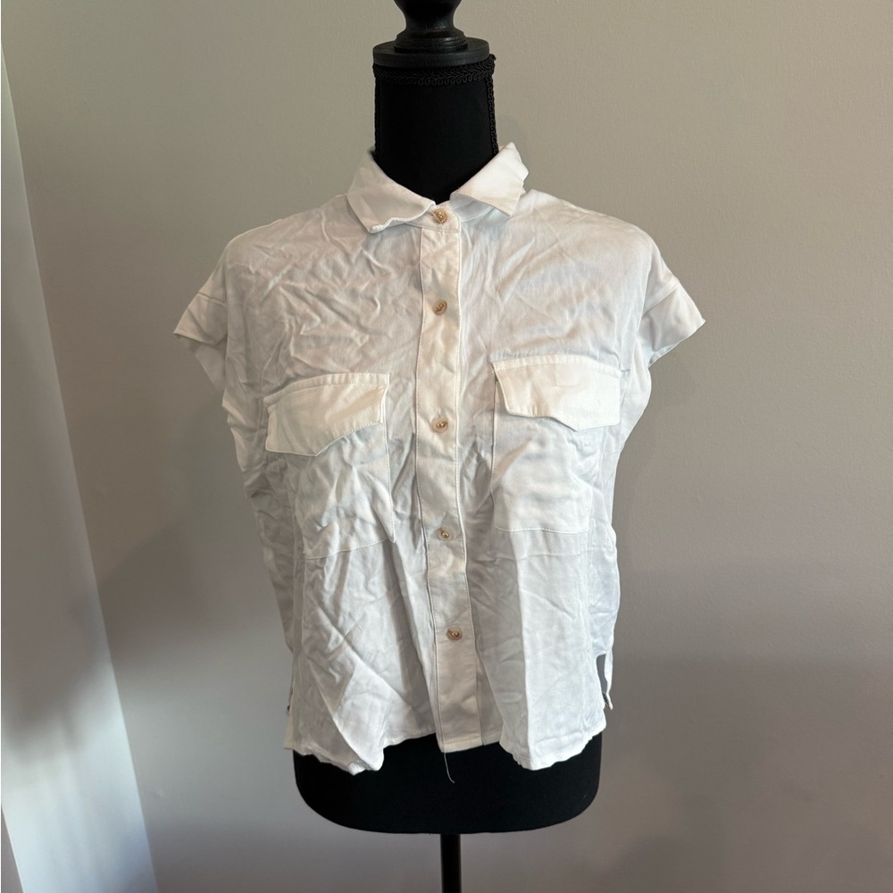 White Button-Up Short Sleeve Shirt